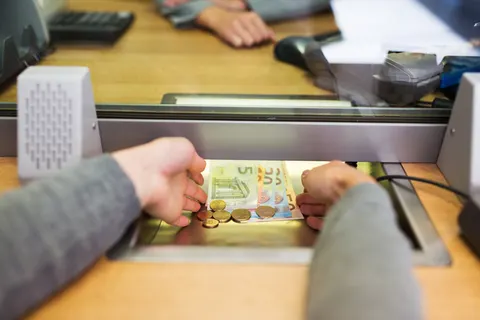 Курс валют у Києві: де вигідно обміняти долари та євро