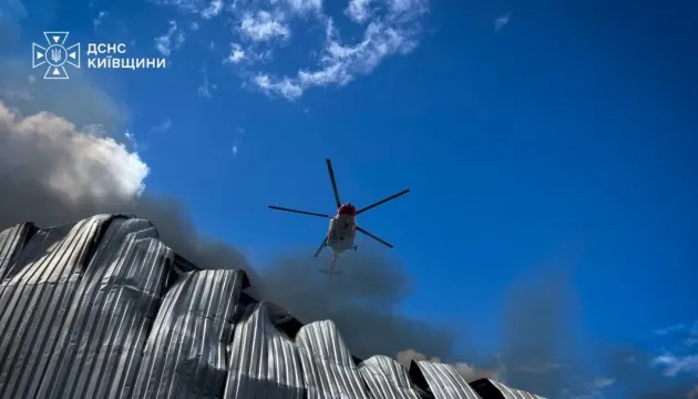 У Бориспільському районі до гасіння пожеж залучили авіацію ДСНС