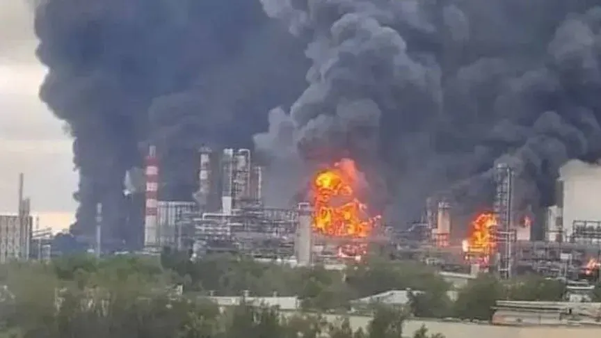 Удари Сил оборони скоротили видобуток нафти в РФ майже на мільйон барелів