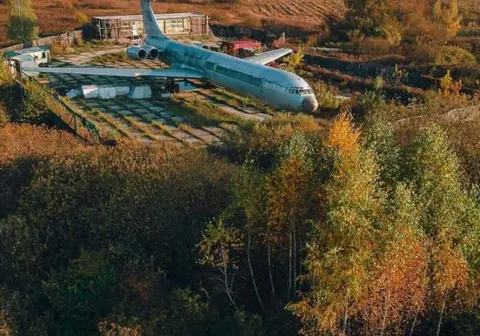 Садибу з літаком Іл-62 продають під Києвом за $150 тисяч