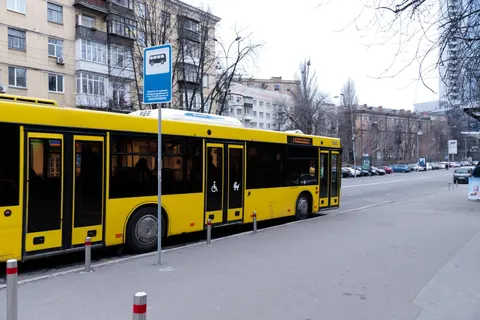 Пасажиропотік у столичному транспорті впав на 10% після зміни тарифів