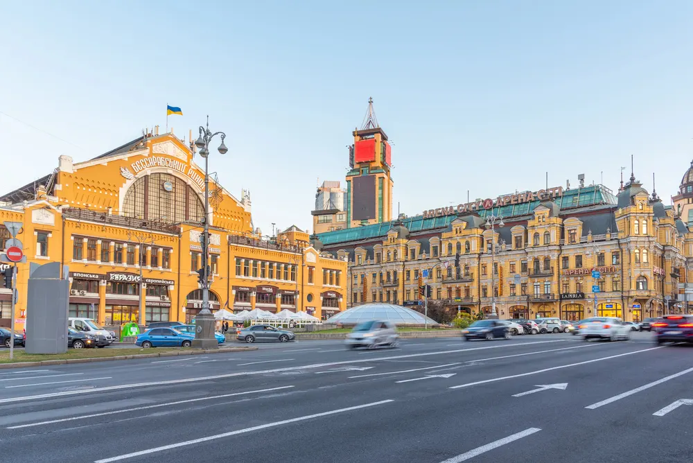 У центрі Києва до жовтня частково обмежать рух на Басейній та Бессарабському проїзді