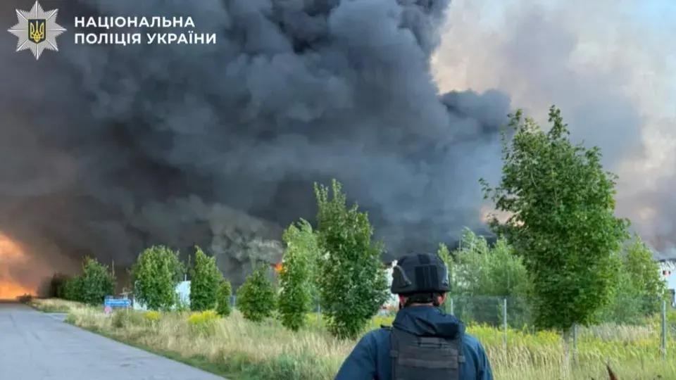 У Борисполі внаслідок нічної атаки РФ пошкоджено склади та об'єкти Червоного Хреста