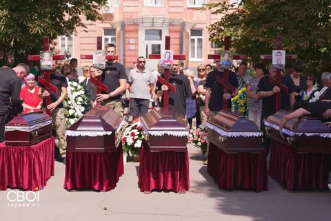 У Радушному попрощалися з родиною Воронових, які загинули від ракетного удару