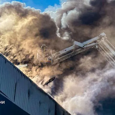 Під час гасіння пожеж на Київщині окупанти завдали 13 повторних ударів