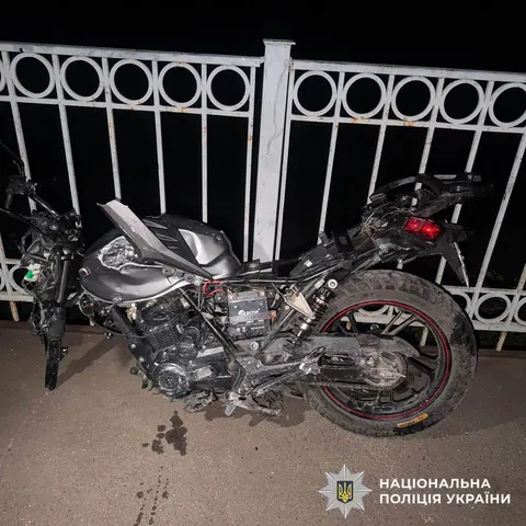 На Київщині під колесами електрички загинув 15-річний мотоцикліст