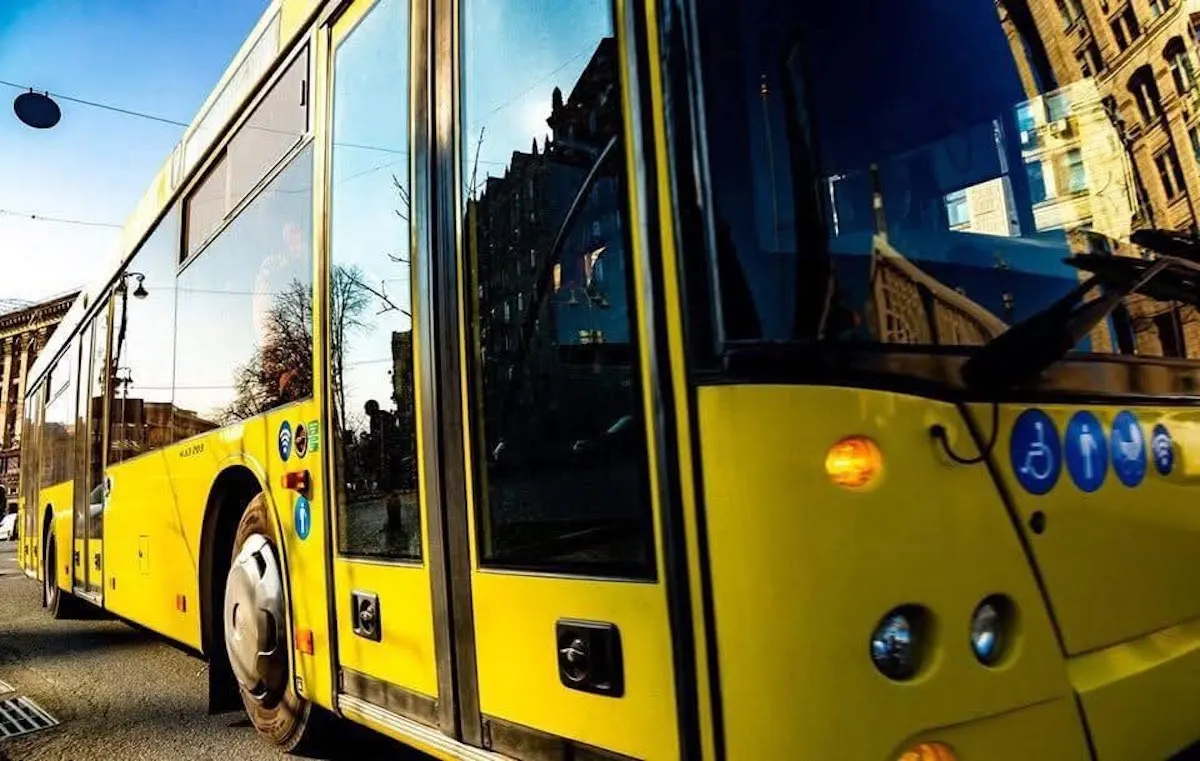 У Києві запускають тимчасовий автобус між берегами Дніпра
