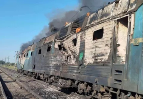 На Херсонщині дрони атакували потяг: є постраждалі та затримки