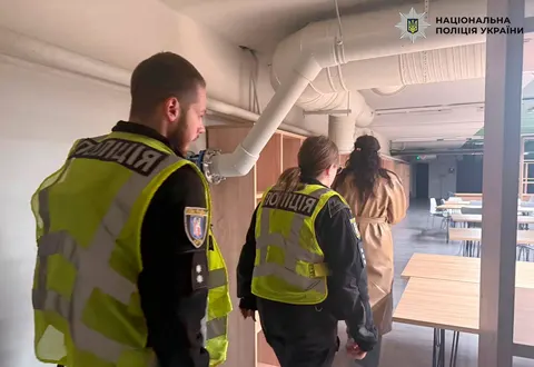 Поліція Києва перевіряє відео про студентів КНУ, яких не пустили в укриття