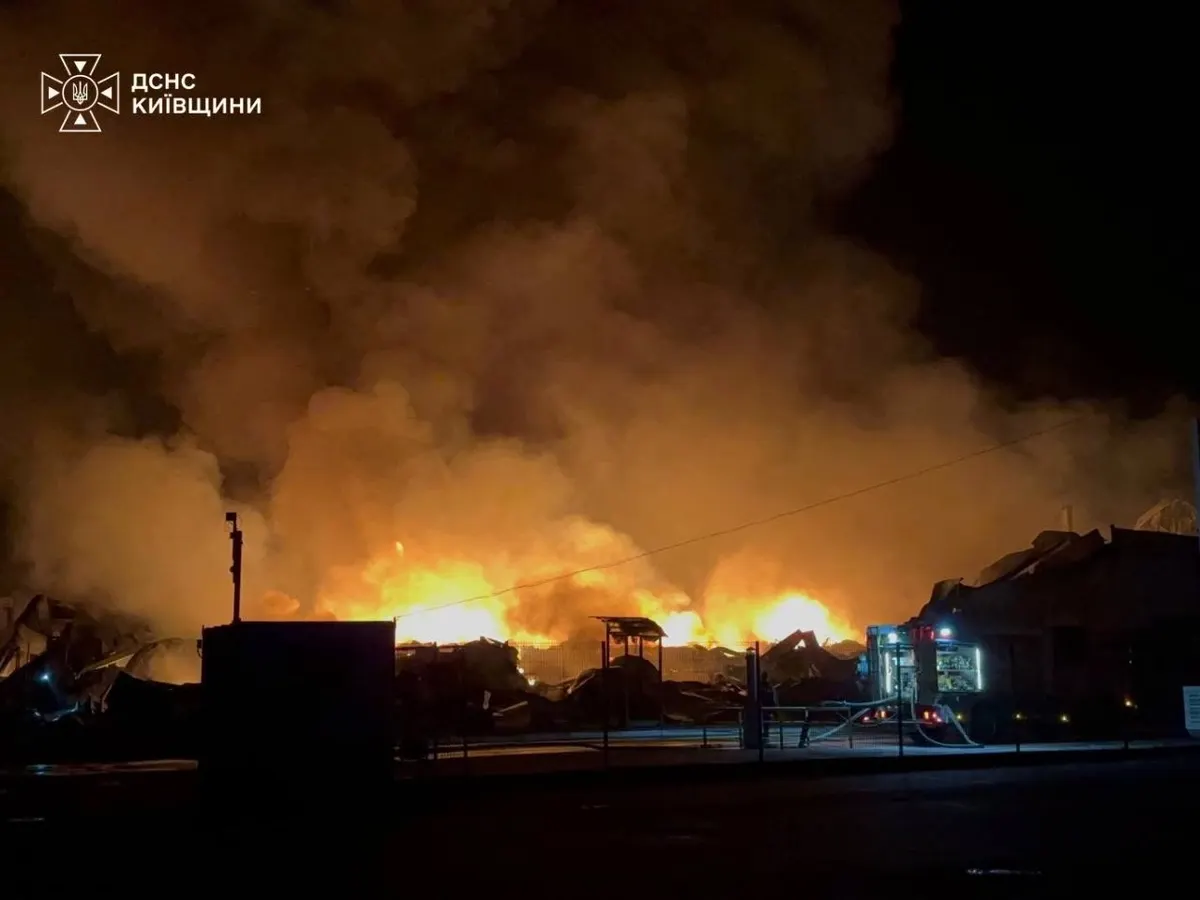 На Київщині після нічної атаки виявили загиблих біля залізничної платформи