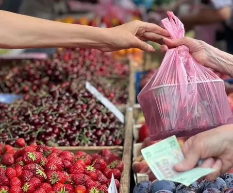 Продуктові ярмарки у Києві: де купити свіжі овочі та фрукти 8 серпня