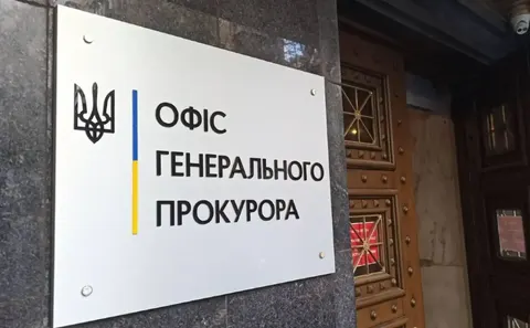 На Київщині викрили схему фіктивного працевлаштування вчителями за 10 тисяч дола