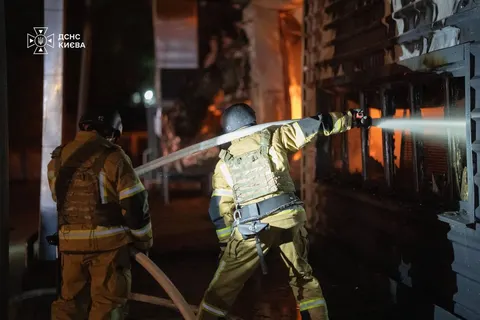 Нічна атака на Київ та область: пожежі ліквідовано, постраждалих немає