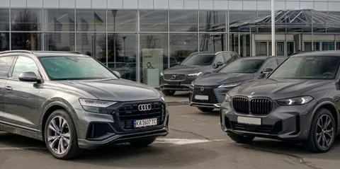 Київ і чотири області забезпечили 61% серпневих продажів нових легковиків