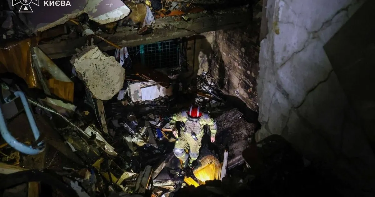 Нічна атака РФ: у Києві 12 загиблих, на Київщині — постраждалі та руйнування