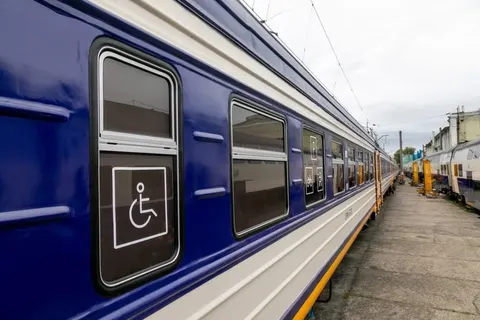На Київщині після нічної атаки РФ знайшли загиблих на залізничній платформі