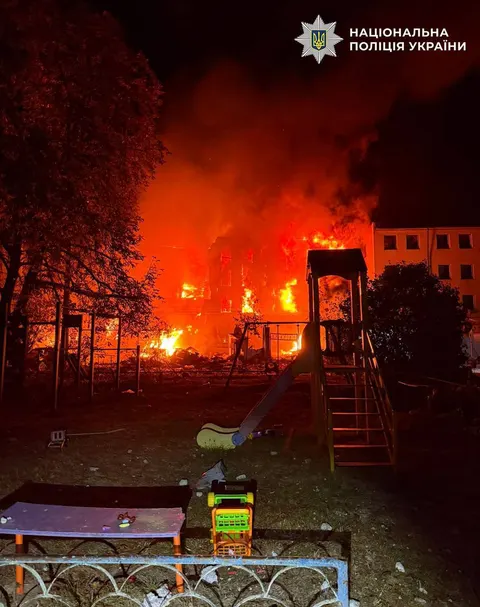 Наслідки нічної атаки на Київ: двоє загиблих у Солом'янському районі