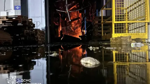 Нічна атака на Київщину: у Бориспільському районі горять склади
