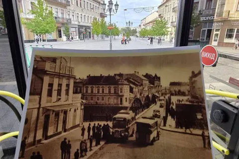 В Ужгороді влаштували День без авто: водіїв пускали в транспорт безкоштовно