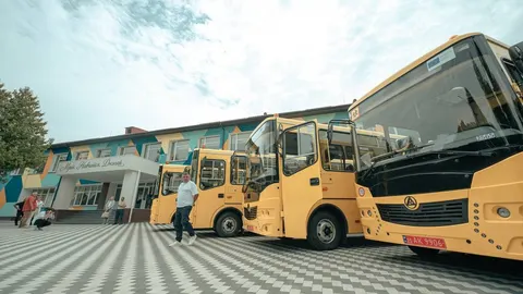 Громади Бориспільщини отримали нові шкільні автобуси