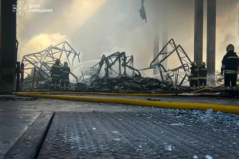 На Київщині ліквідували всі пожежі після атаки дронів: що відомо