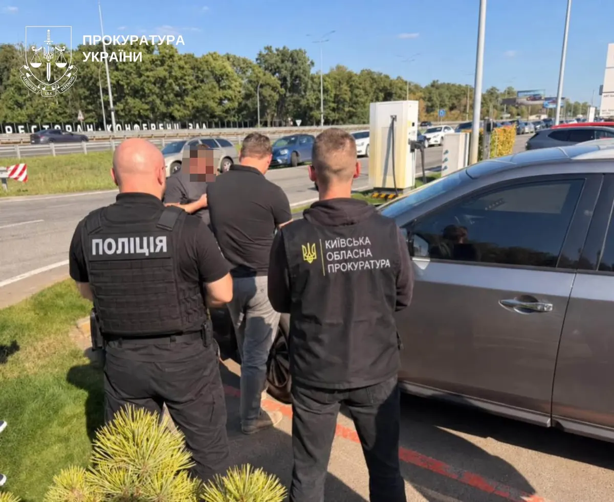 На Київщині затримали завідувача кафедри за 8 тисяч доларів за працевлаштування з відстрочкою
