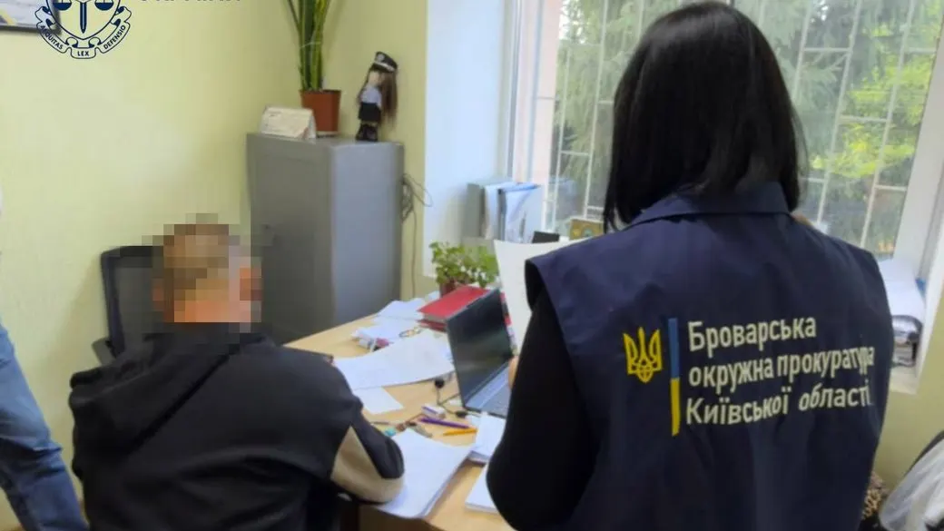 На Броварщині затримали чоловіка, підозрюваного в насильстві над 11-річною родичкою