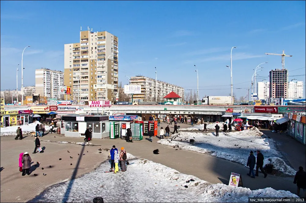 Петицію про демонтаж МАФів біля метро розглянуть у КМДА