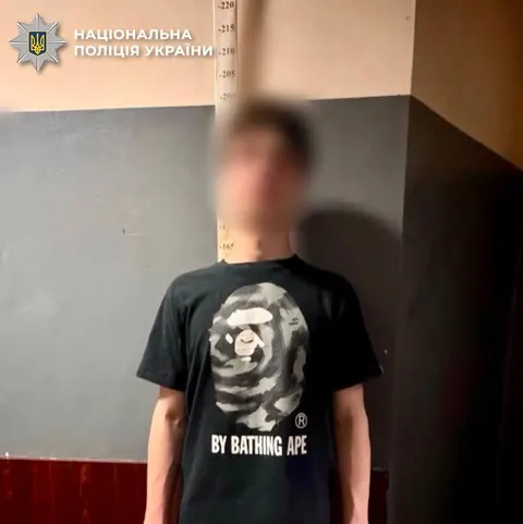 Студент напав з ножем на трьох чоловіків у Києві: підозра