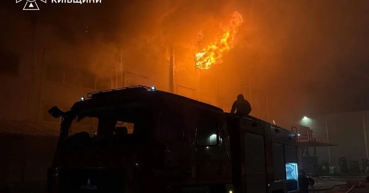 Влучання у 9-поверхівку в Борисполі: двоє поранених, мешканців евакуювали
