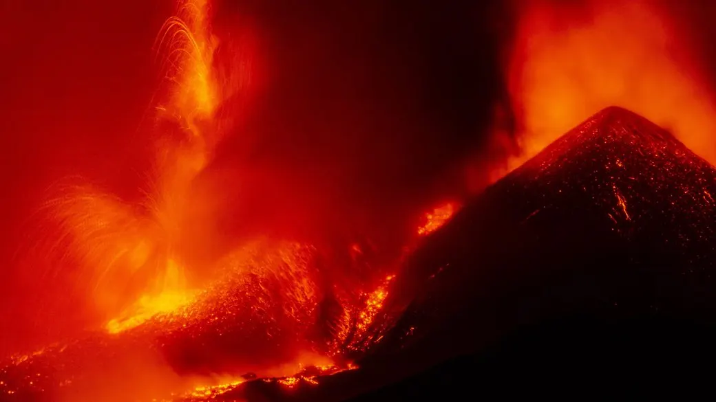 Виверження Етни призупинило роботу аеропорту Катанії