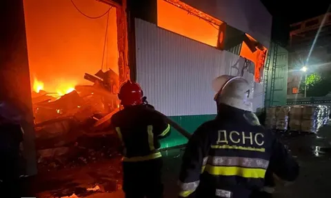 Нічна атака на Київщину: пожежі ліквідовано, постраждалих немає