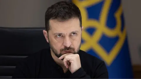 ЗМІ: Зеленському пропонували удари дронами по аеропортах Москви
