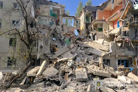 Обстріл Краматорська: чотири бомби влучили в багатоповерхівку, є поранені